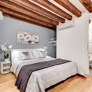 Apartment San Marco - Campo Manin By Wonderful Italy, Venedig